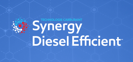 Le logo « Technologie carburant SynergyMC »et le logo Esso SynergyMC